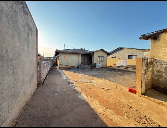 3 BEDROOM HOUSE FOR SALE IN DUBE